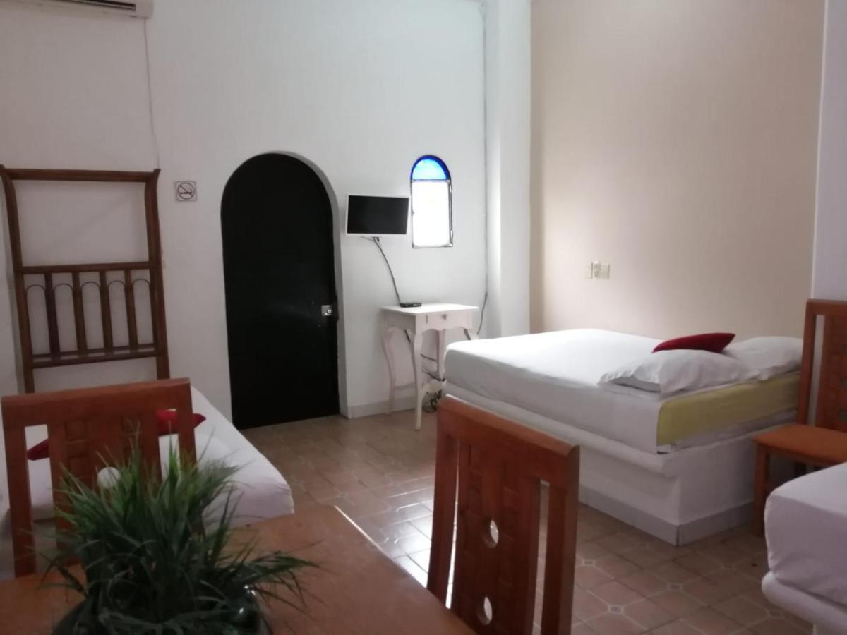 Hotel Isis Zihuatanejo Exterior foto